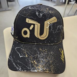 Casquette noire logo apersu doré